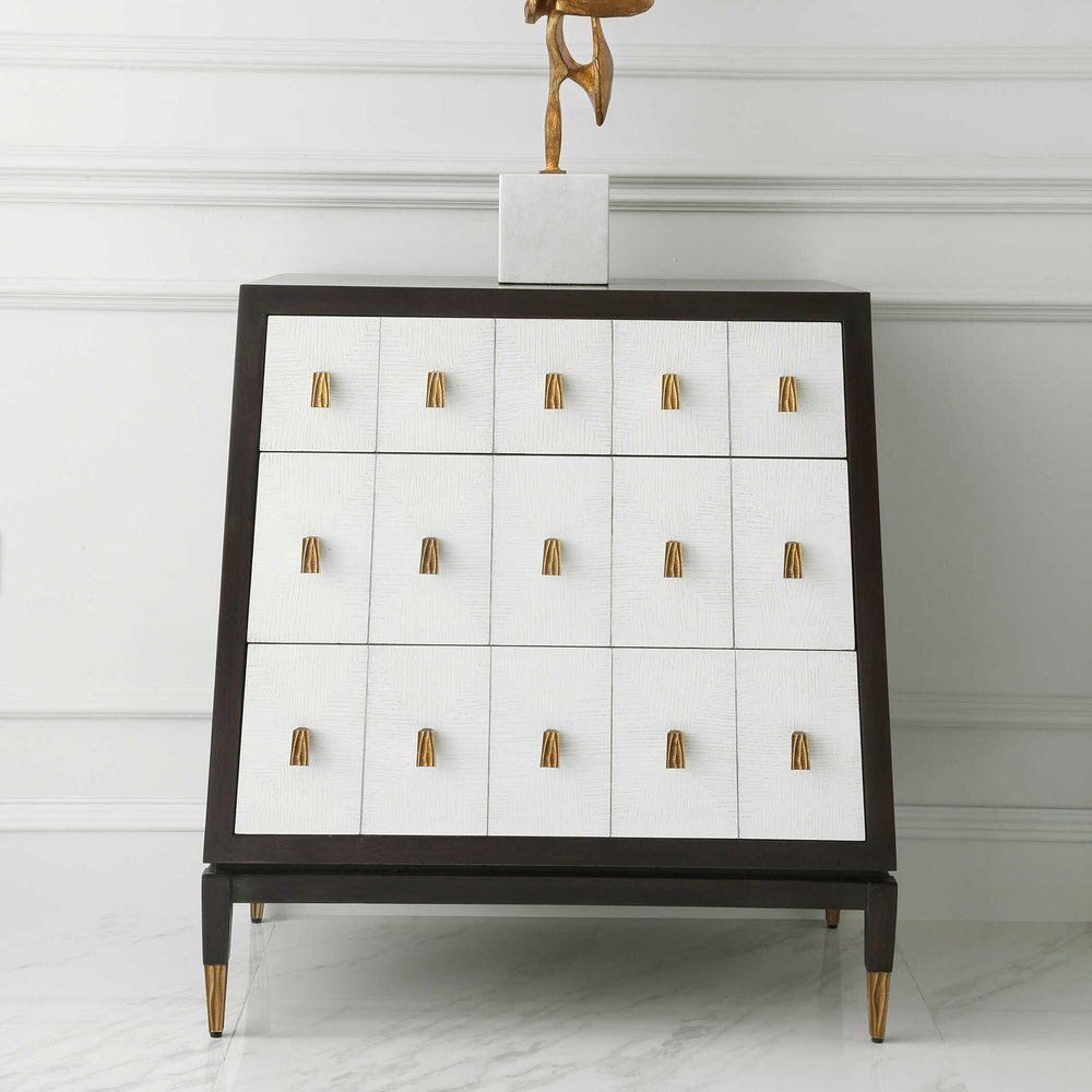 Pyramid - Chest