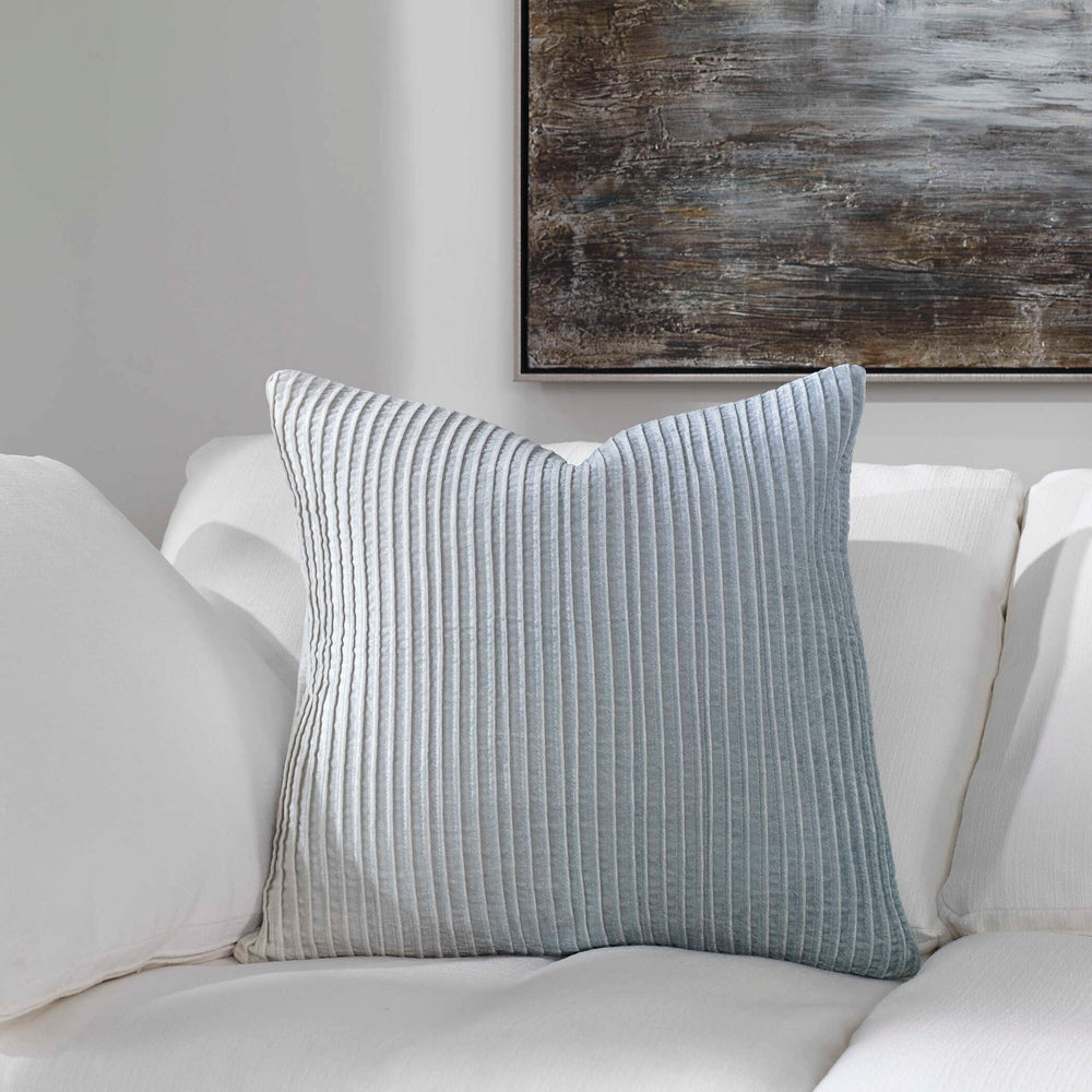Fade Out - Velvet Pillow - Blue